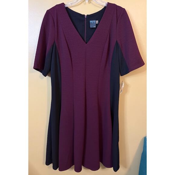Gabby Skye Wine and Black Fit and Flare Dress Size 18/20 NWT - Picture 1 of 7